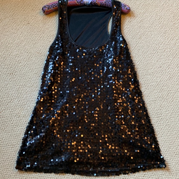 D Collection | black sequin sleeveless flare top size 10 - Picture 2 of 3